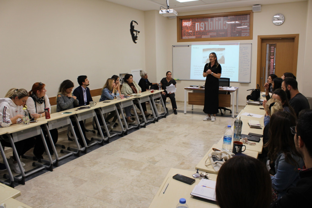 1575463560-Yağmur Balcı.jpg